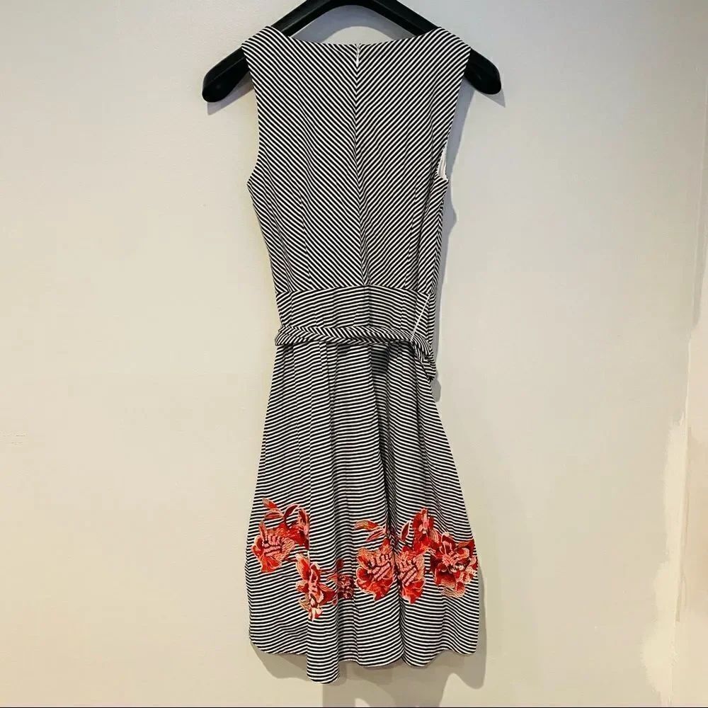 Talbots "Dancing Stripes" Embroidered Dress Size 12P - Picture 6 of 10